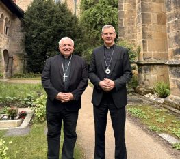 Le cardinal Aveline et Mgr Wilmer le 8 mai 2026 à Hildesheim, en Allemagne © eglise.catholique.fr