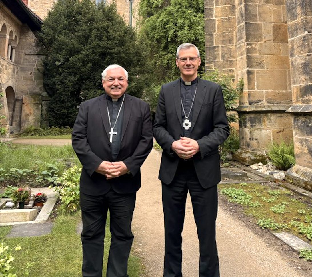Le cardinal Aveline et Mgr Wilmer le 8 mai 2026 à Hildesheim, en Allemagne © eglise.catholique.fr