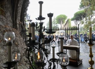 Prier pour éviter le désaccord : "La langue en accord avec la vie et les lèvres avec la conscience" © Vatican Media