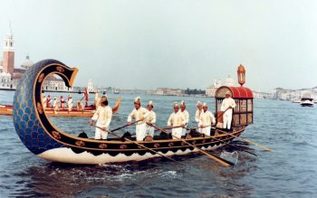 Le Bissona Praga Nepomuceno sur la Vltava lors des fêtes de la Saint-Jean Navalis © katolickenoviny.cz