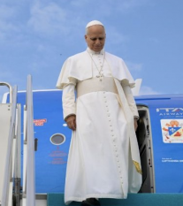 "À travers ce voyage dans notre pays, c'est un message du pape pour l'Église universelle" © Vatican Media