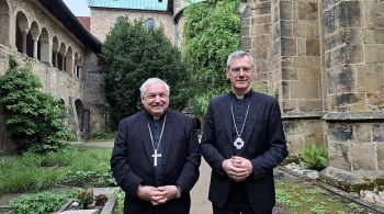 Cardinal Jean-Marc Aveline et Mgr Heiner Wilmer à Hildesheim (Allemagne) le 8 mai 2026 © www.dbk.de
