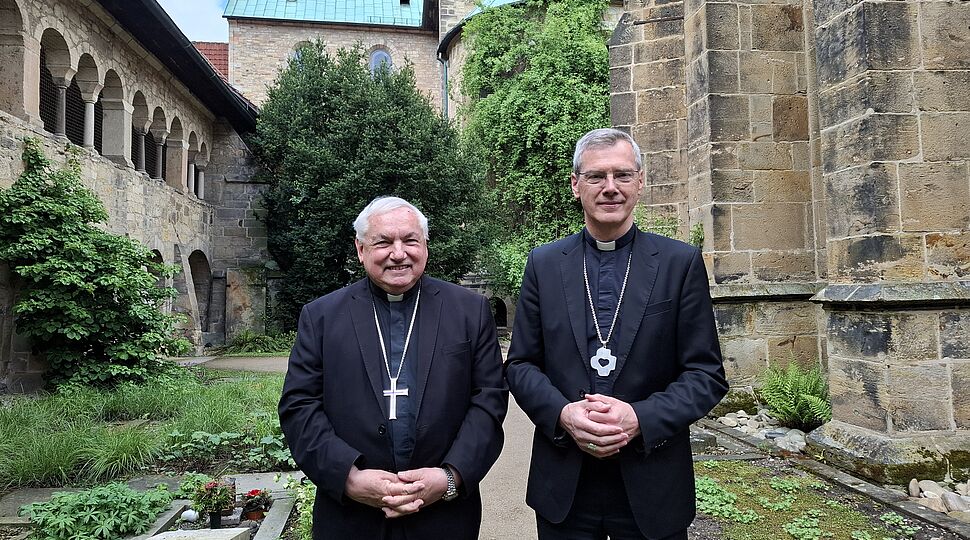 Cardinal Jean-Marc Aveline et Mgr Heiner Wilmer à Hildesheim (Allemagne) le 8 mai 2026 © www.dbk.de