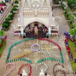 Les offrandes de fleurs du « mois de Marie » au Vietnam