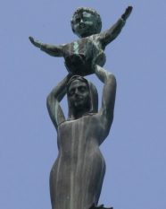 Statue de Notre-Dame de Sheshan © wikimedia commons