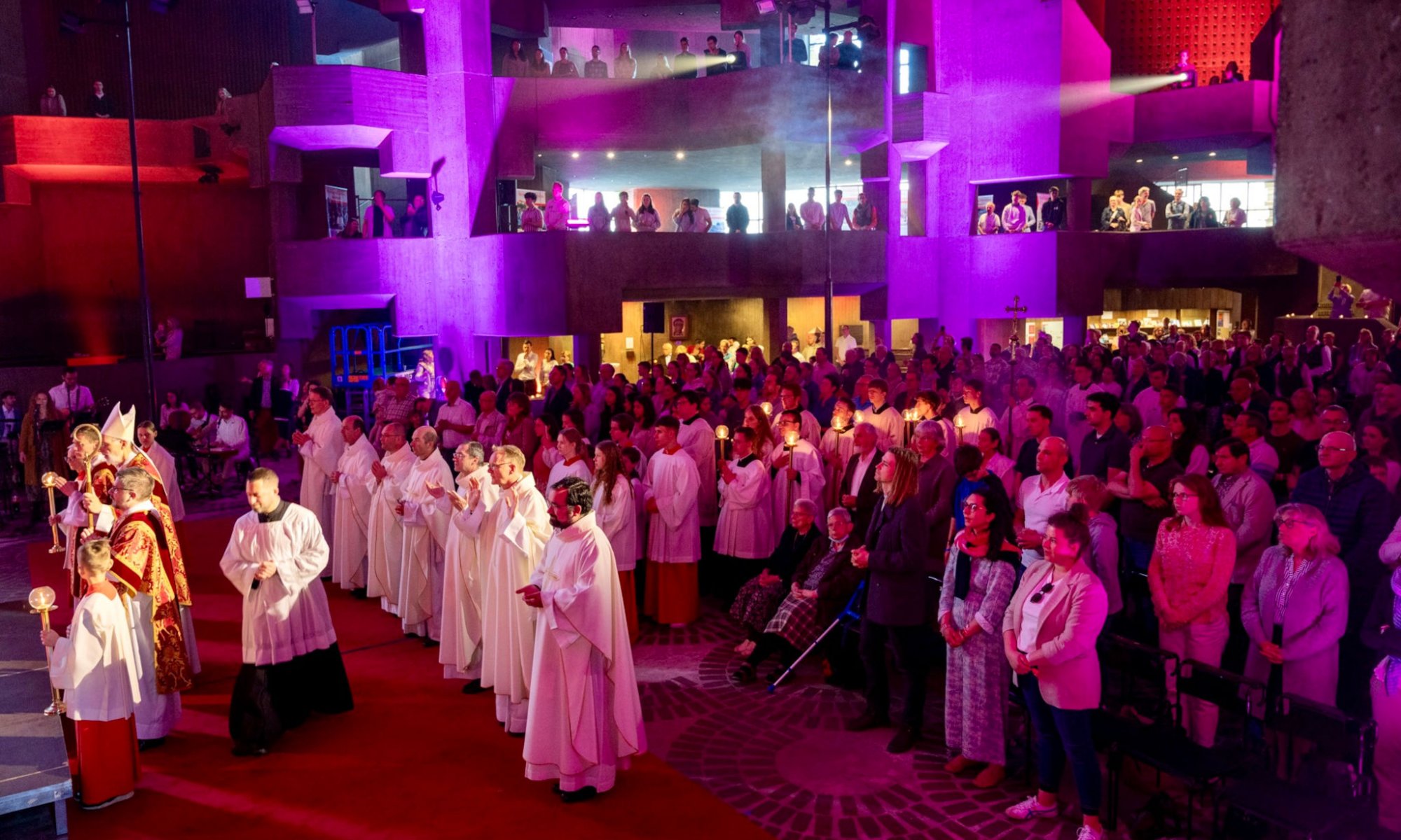 Célébration de la Pentecôte à Neviges (Allemagne) © gebetshaus-aachen.org