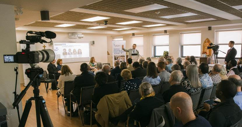 Plus de 80 personnes se sont réunies au Grand Séminaire de Montréal le 9 mai dernier pour assister à un panel réunissant quatre experts sur les enjeux de la laïcité et du vivre-ensemble au Québec. (Photo : Bruno Olivier/Fondation du Grand Séminaire de Montréal)