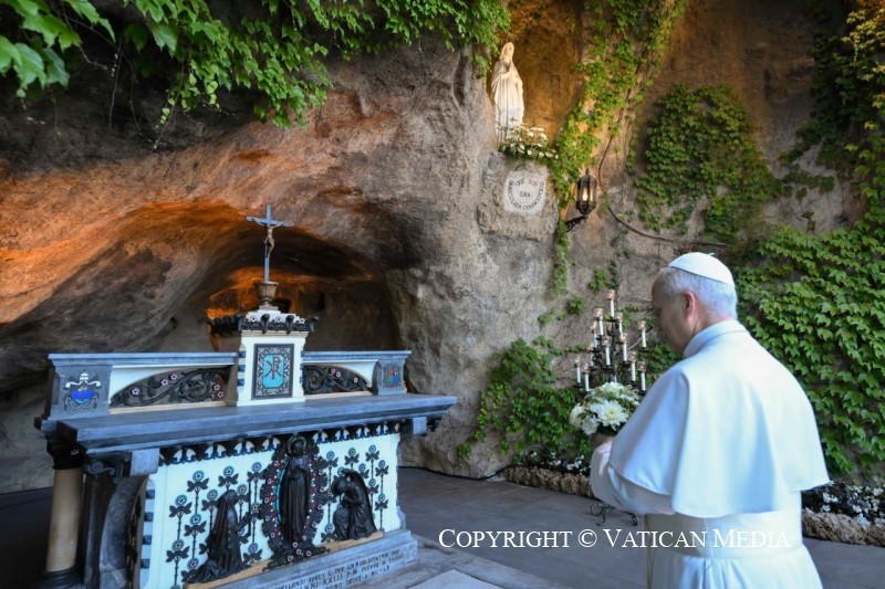 Saint Rosaire pour la clôture du mois marial, 30 mai 2026 © Vatican Media  Grotte Lourdes pape