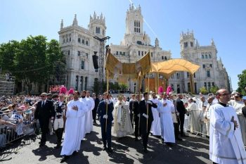 Procession eucharistique le 7 juin 2026 © Vatican Media