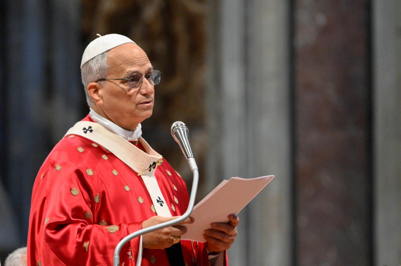 Au-delà des thèmes abordés, le sondage révèle un paradoxe fascinant concernant Léon XIV © Vatican Media