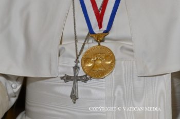 Discours du Saint-Père à l’occasion de l’acceptation de la Médaille de la Liberté du Centre national de la Constitution