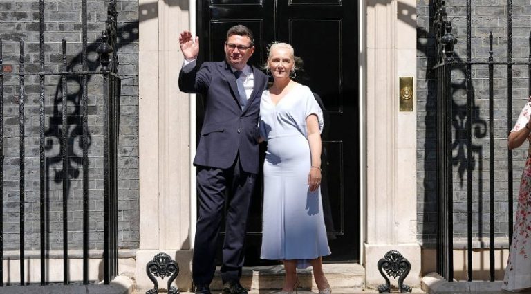 Le Royaume-Uni a franchi une étape avec la nomination d'Andy Burnham au poste de Premier ministre après la démission de Sir Keir Starmer © AP/Kirsty Wigglesworth