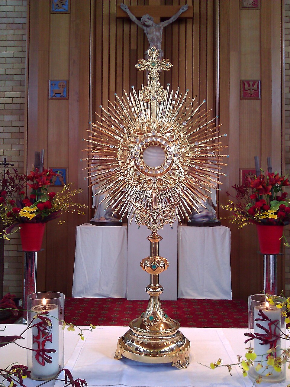 L’adoration du Saint Sacrement, sommet de la piété eucharistique latine