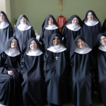 Les douze religieuses ont été accueillies au sein de l'Église catholique le 1er janvier 2013