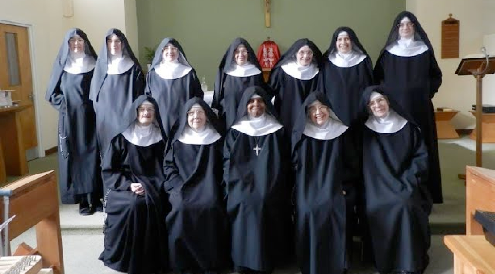 Les douze religieuses ont été accueillies au sein de l'Église catholique le 1er janvier 2013