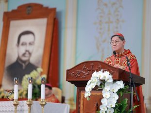 Le cardinal Luis Antonio Tagle, envoyé spécial de Léon XIV, le 2 juillet 2026 au centre de pèlerinage de Tac Say, dans le sud du Vietnam. © Communications Office of the Catholic Bishops’ Conference of Vietnam