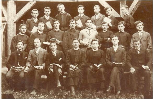 Au collège (Marcel Jousse se trouve au deuxième rang, le deuxième en partant de la gauche)