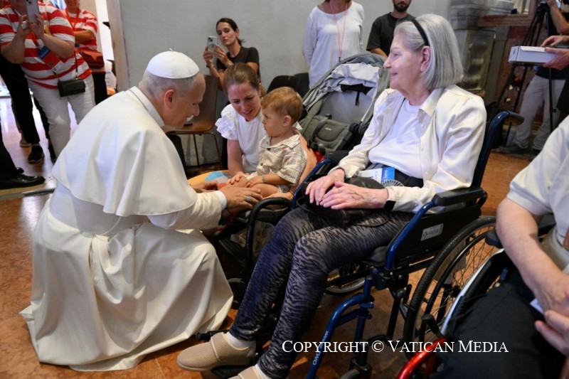Rencontre avec les malades, les personnes handicapées et les pauvres pris en charge par la Caritas lors de la visite pastorale du Saint-Père à Rimini 22 août 2026 © Vatican Media