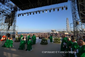 Messe lors de la visite pastorale du Saint-Père à Rimini 22 août 2026 © Vatican Media 