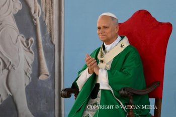 Messe lors de la visite pastorale du Saint-Père à Rimini 22 août 2026 © Vatican Media