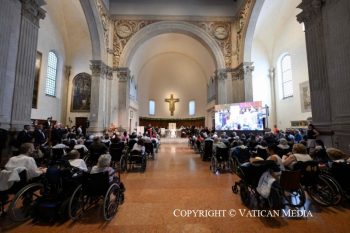 Rencontre avec les malades, les personnes handicapées et les pauvres pris en charge par la Caritas lors de la visite pastorale du Saint-Père à Rimini 22 août 2026 © Vatican Media
