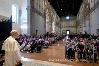 Rencontre avec les malades, les personnes handicapées et les pauvres pris en charge par la Caritas lors de la visite pastorale du Saint-Père à Rimini 22 août 2026 © Vatican Media