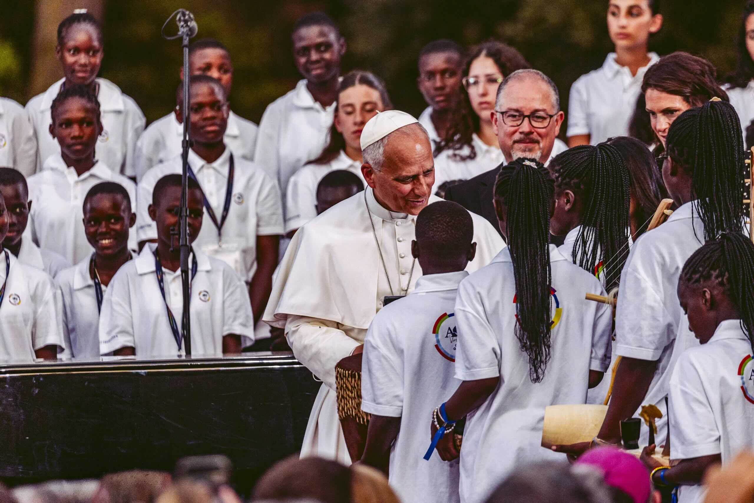 L’Andrea Bocelli Foundation rassemble plus de 160 jeunes voix issues de contextes vulnérables à Castel Gandolfo, la © Fondation Andrea Bocelli, Custodie de Terre Sainte