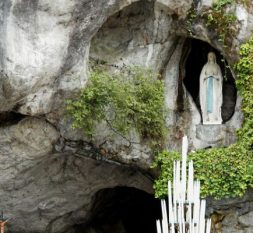 Grotte de Lourdes © Wikipédia