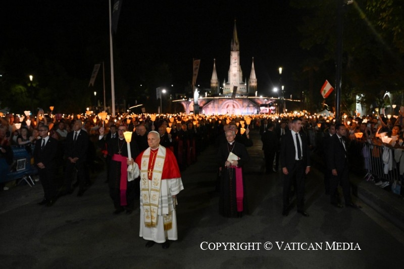 Prière du Saint Rosaire et procession aux flambeaux, 27 septembre 2026 © Vatican Media