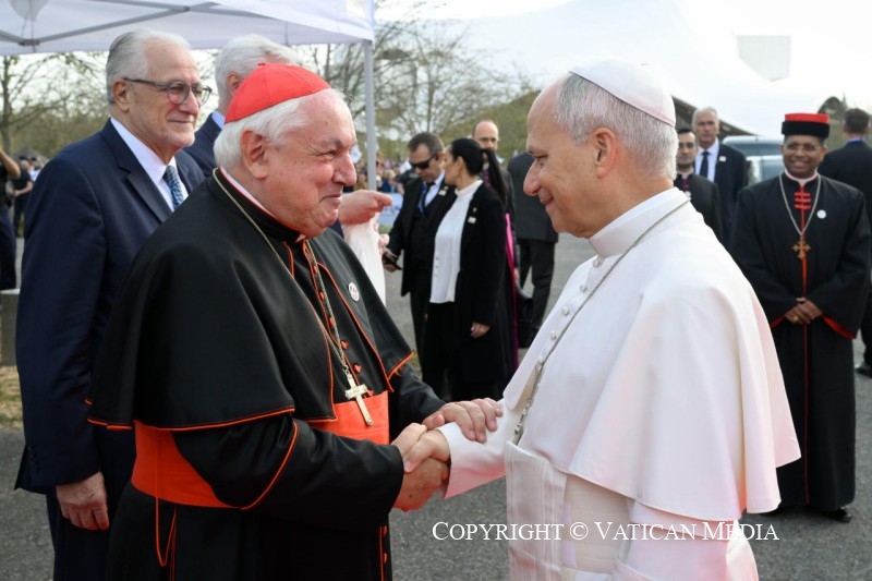 S. Ém. le Cardinal Jean-Marc Aveline accueille le pape Léon XIV à Metz