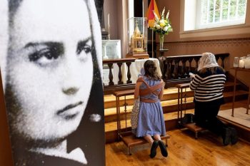 Bernadette Soubirous se prépare à retourner aux États-Unis
