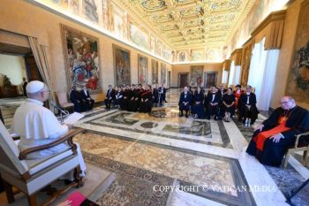 Salutation du Saint-Père aux membres de la délégation de l’« Oriel College » de l’université d’Oxford, 4 septembre 2026 © Vatican Media 