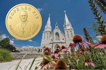 La « Pope Leo XIV Sustainability Medal »est destinée à constituer une distinction durable récompensant des personnes issues de tout domaine ou discipline dont le leadership témoigne d’une approche globale de la durabilité © www.villanova.edu
