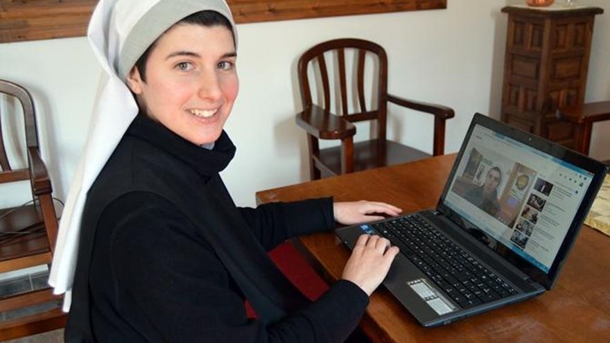 Sœur Marta González, bénédictine du couvent de Santa Cruz de Sahagún à León, concilie une vie contemplative avec une « initiative entrepreneuriale » très moderne © Sahagundigital.com