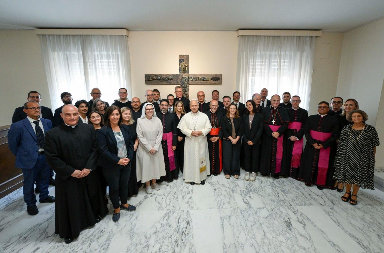 Le pape a rencontré les collaborateurs du Dicastère et les a encouragés dans leur service de l’Église et du monde, 22 septembre 2026 © Vatican Media