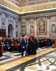 Le roi Charles III dans la basilique Saint-Paul-hors-les-Murs le 23 octobre 2025 © abbaziasanpaolo.org