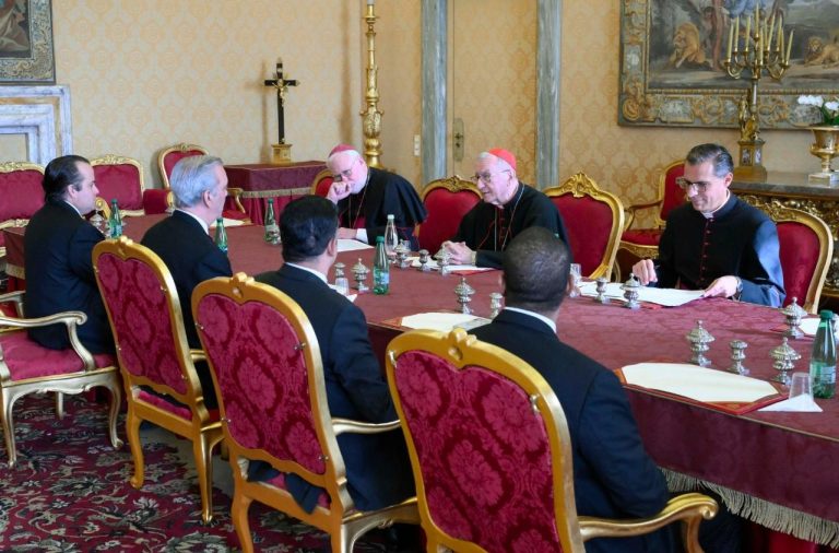 Le cardinal Parolin a reçu au Vatican le président de la République dominicaine © VATICAN MEDIA