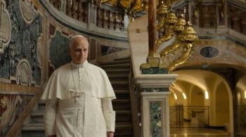 La contribution la plus insolite de ce film est la participation de Léon XIV, qui a accepté de se montrer devant les caméras © VATICAN MEDIA