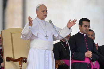 Le pape souhaite non seulement se tenir aux côtés des victimes, mais aussi contribuer à ouvrir des voies d'accès à la guérison © Vatican Media